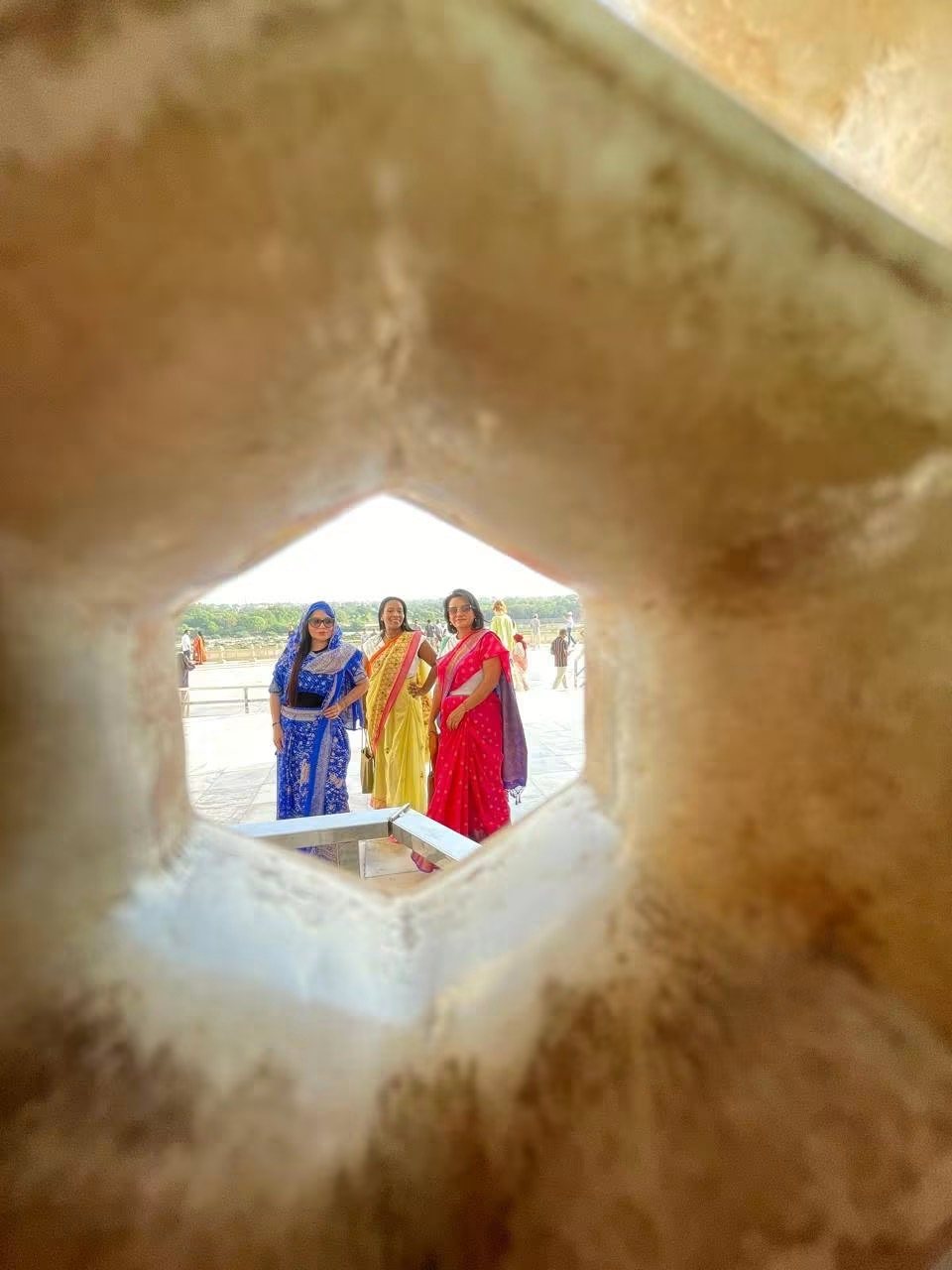 Viajeras con vestimenta tradicional de India