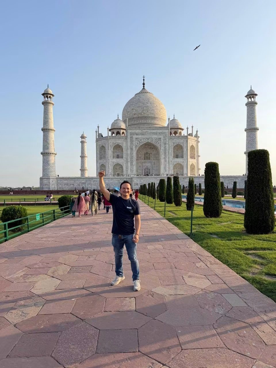 Viajero frente al Taj Mahal